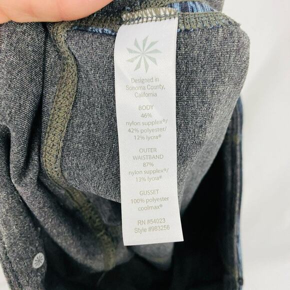 Athleta Splits Revelation Capris Workout Yoga Pilates Womens Small - Picture 4 of 6